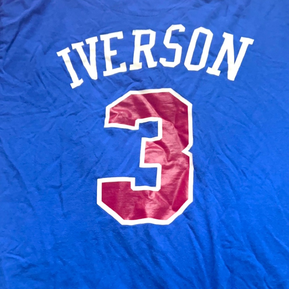 Allen Iverson classic player t shirt.